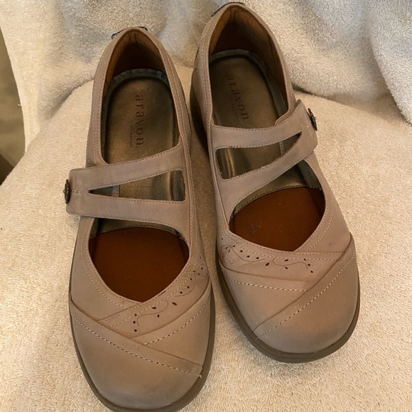 New Balance Shoes - Aravon by New Balance Pyper Mary Jane size 9D